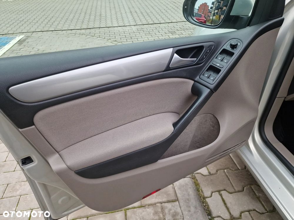 Volkswagen Golf 1.4 Comfortline - 27