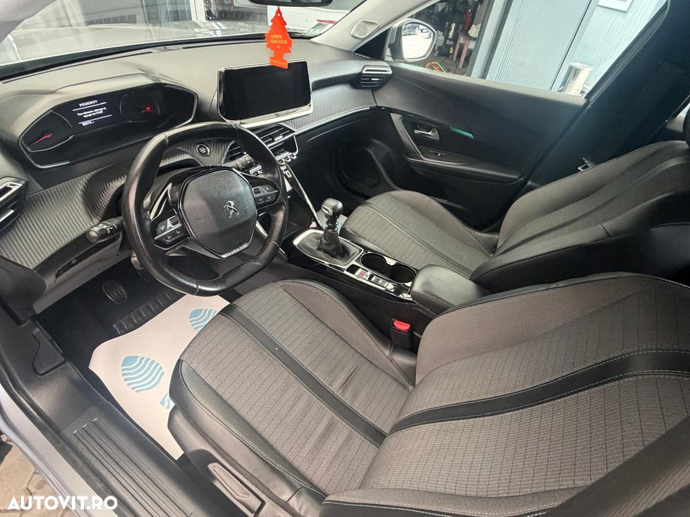 Peugeot 2008 PureTech 130 Active Pack - 11