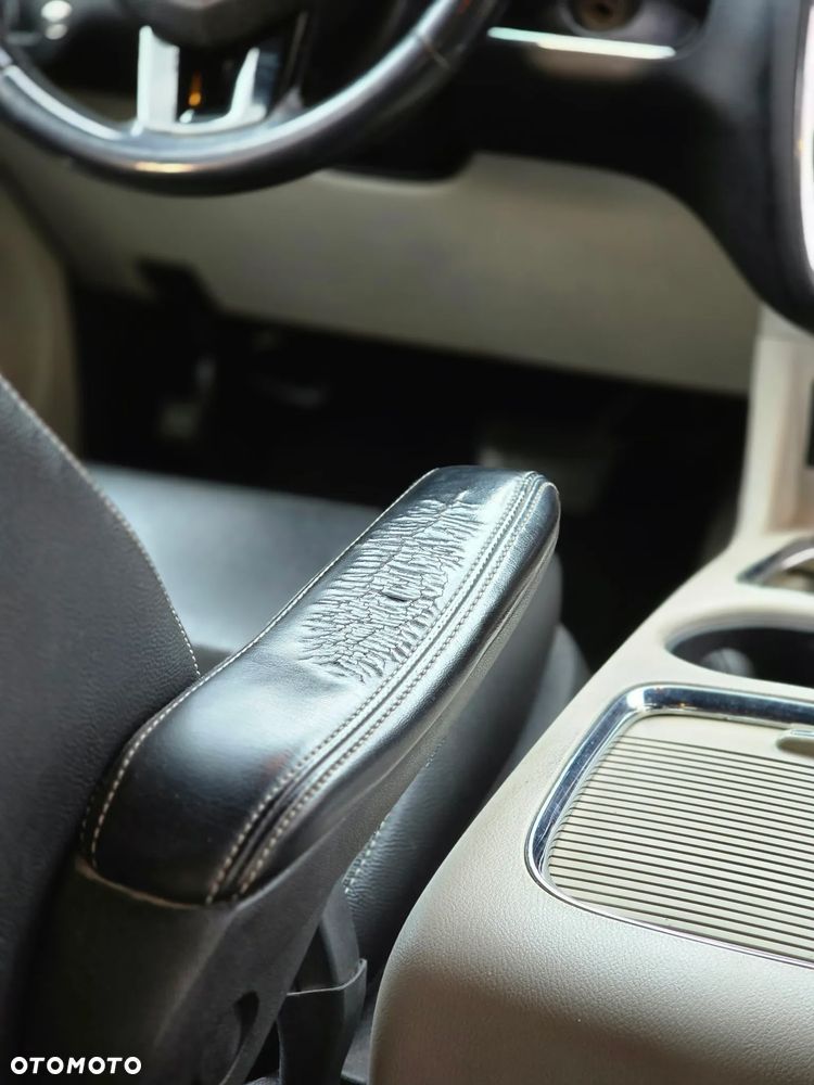 Dodge Grand Caravan - 20