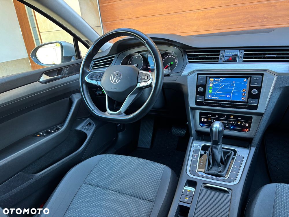 Volkswagen Passat - 21
