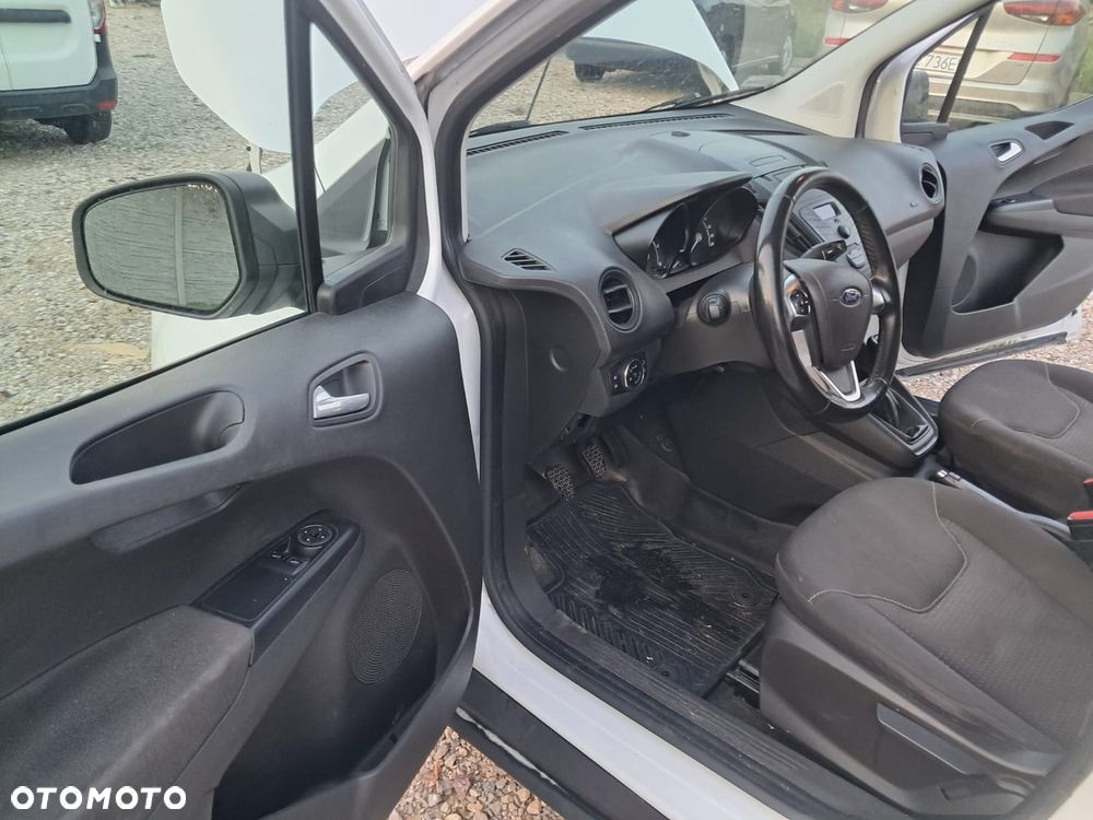 Ford Transit Courier - 25