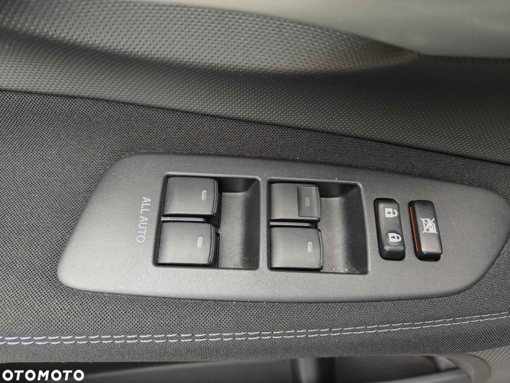 Toyota Auris 1.6 Premium Comfort MS - 15
