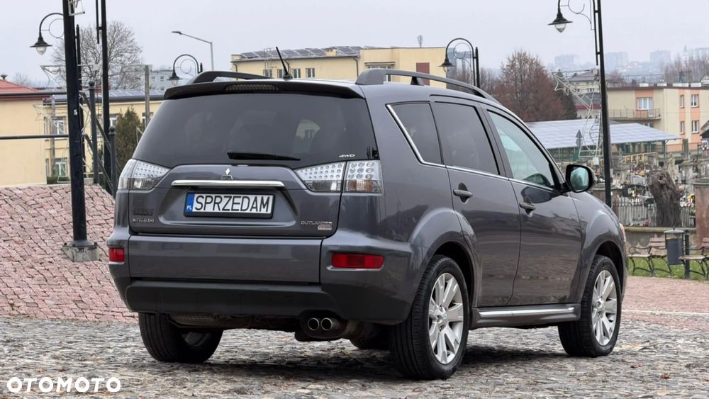 Mitsubishi Outlander - 19