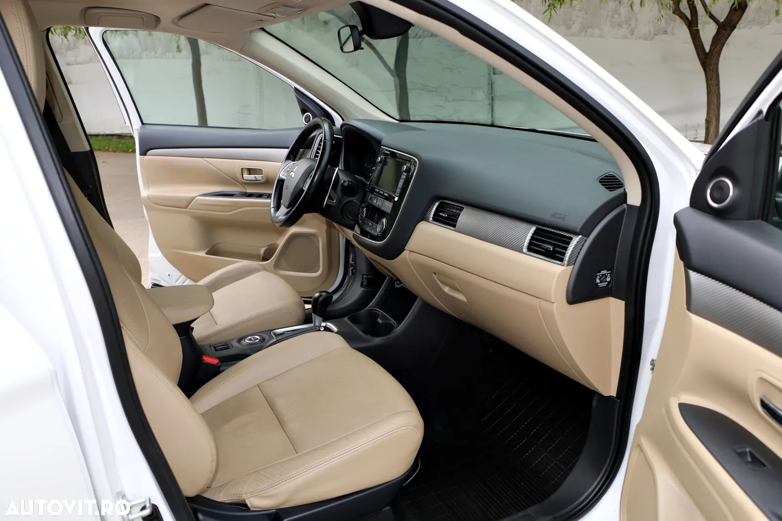 Mitsubishi Outlander 2.2 DI-D 4WD Automatik Diamant Edition - 16