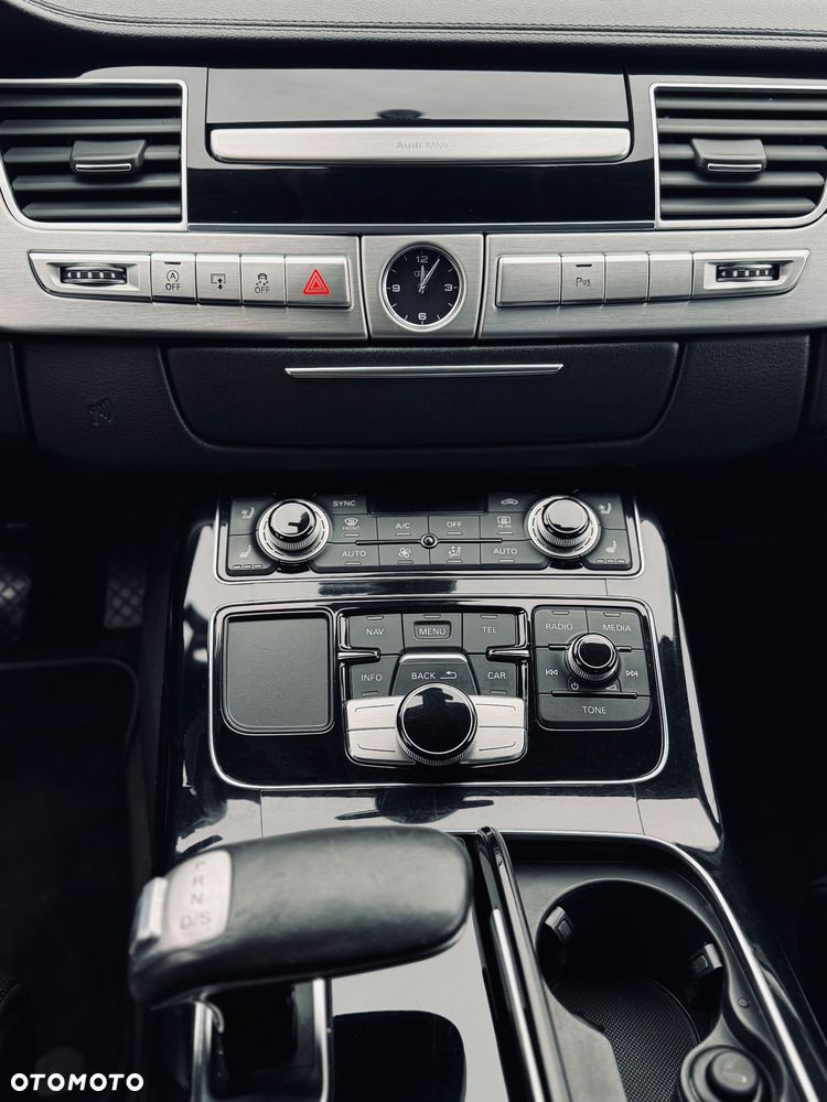 Audi A8 4.2 TDI DPF (clean diesel) quattro tiptronic - 14