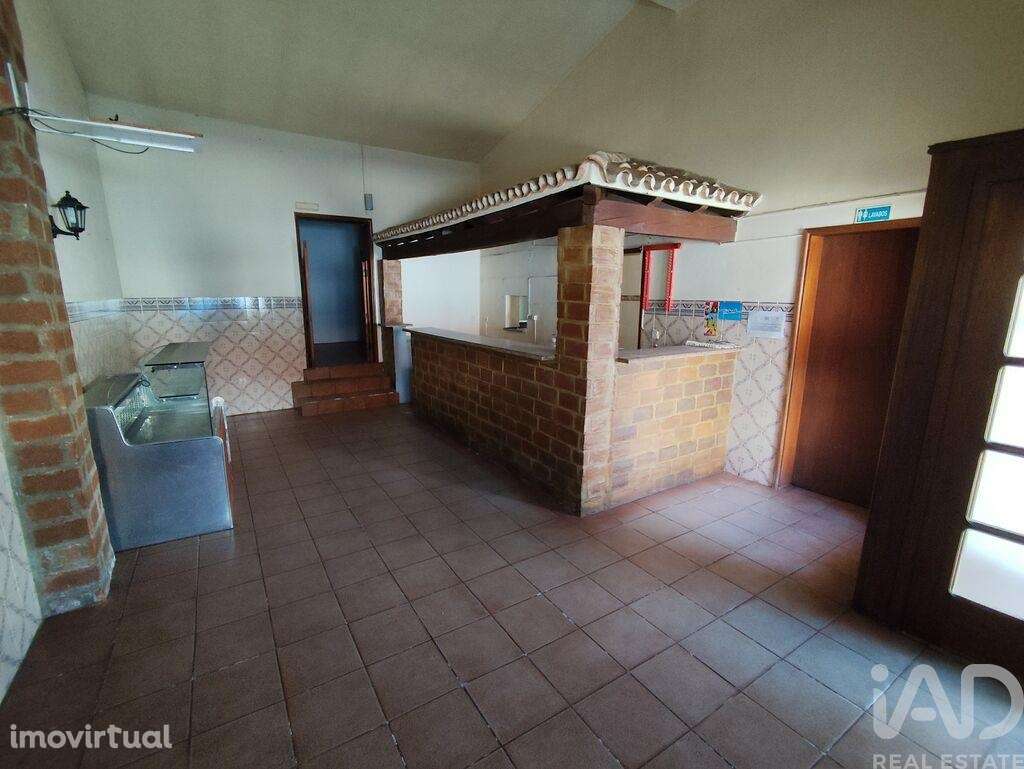 Loja / Estabelecimento Comercial em Benavila e Valongo de 141,00 m2 - Grande imagem: 2/8