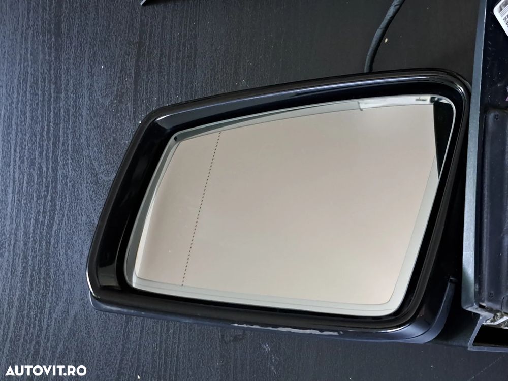 Oglinda exterioara retrovizoare stanga cu lumina ambientala si sticla electrocrom, dreapta electrica  ( putin zgariata ) Originale Mercedes W204 facelift si W204 culoarea negru - 4