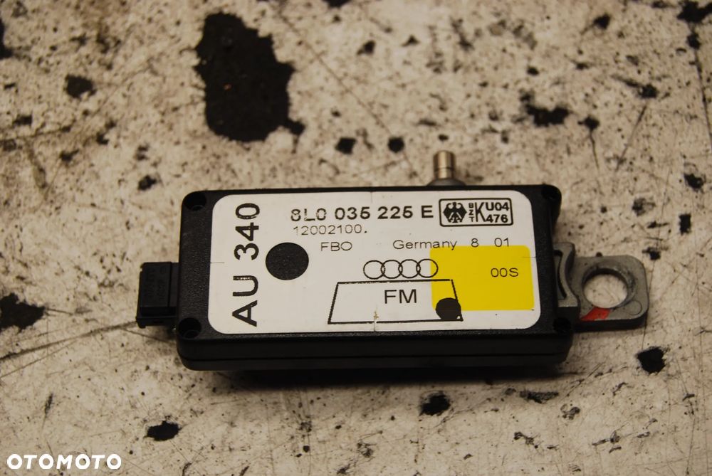 WZMACNIACZ ANTENY 8L0035225E AUDI A3 8L A4 - 2