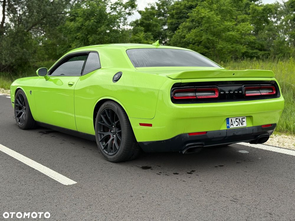 Dodge Challenger - 6