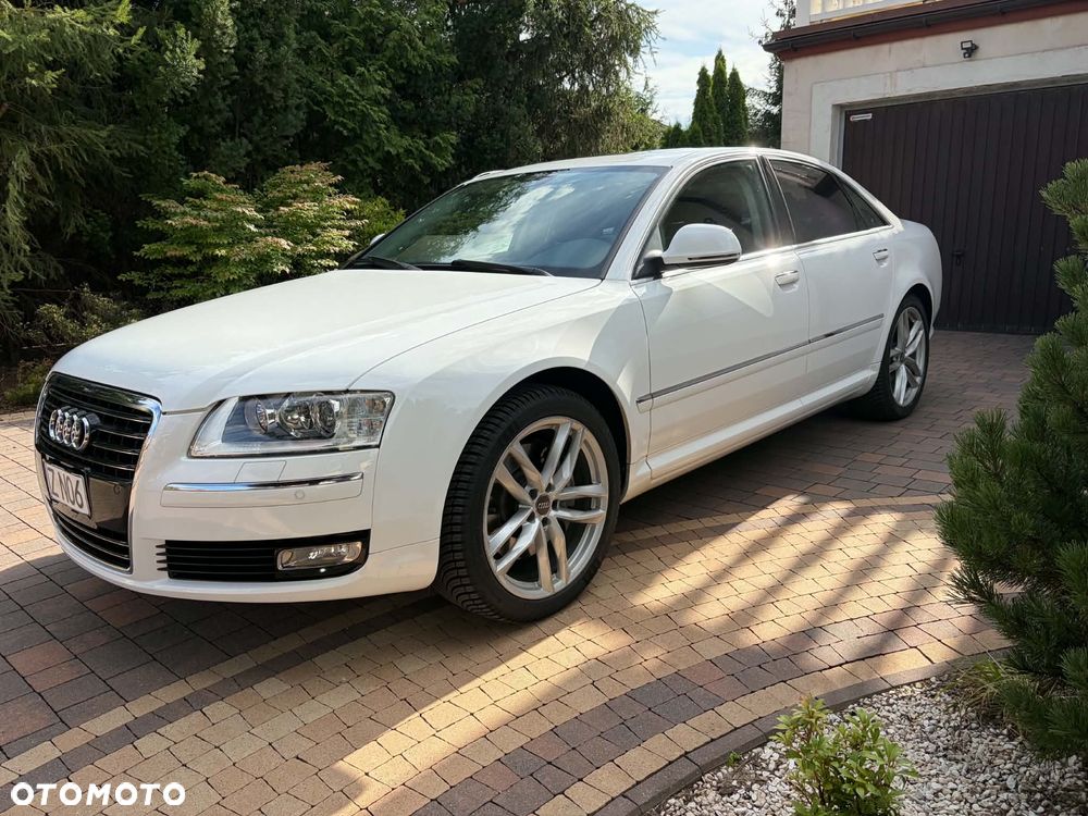 Audi A8 4.2 FSI Quattro - 1