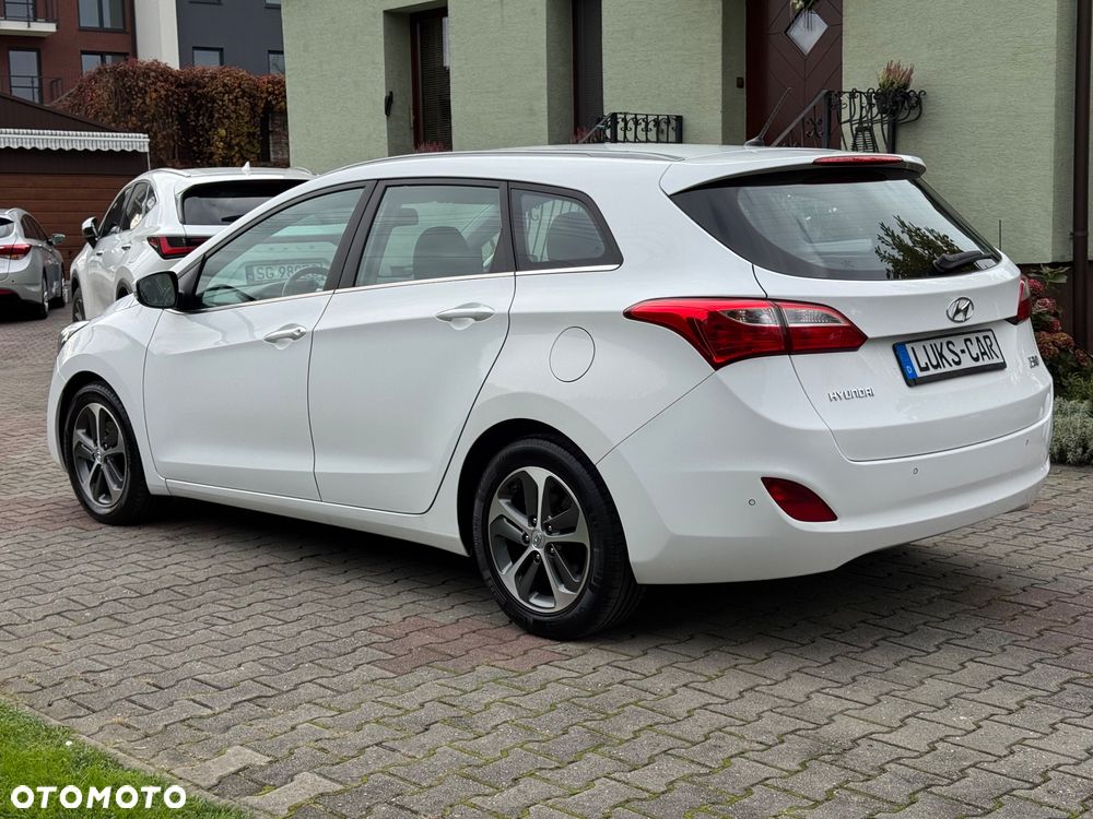Hyundai i30 blue Kombi 1.6 GDi Style - 38
