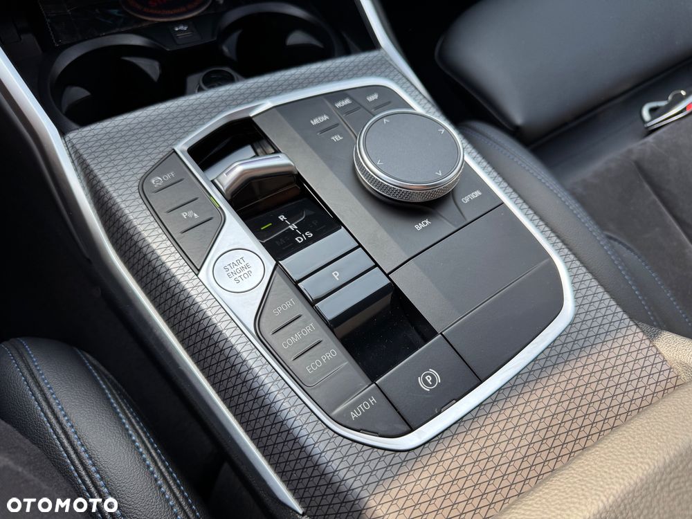 BMW Seria 3 320d xDrive M Sport sport - 26