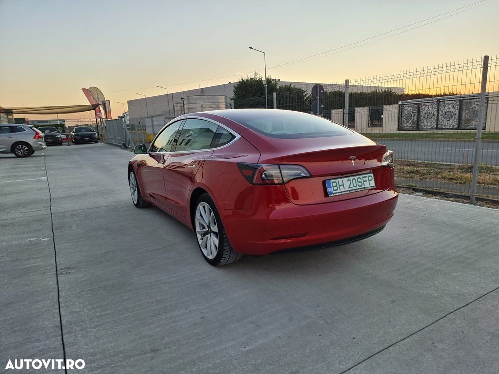 Tesla Model 3 - 5