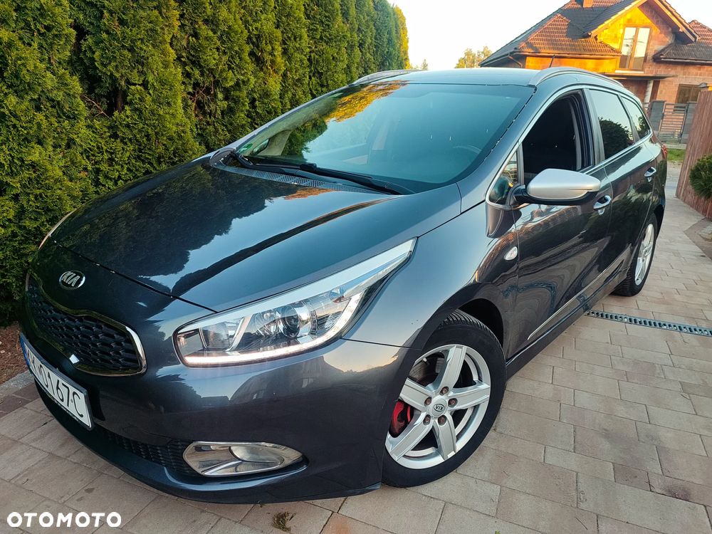 Kia Ceed - 31