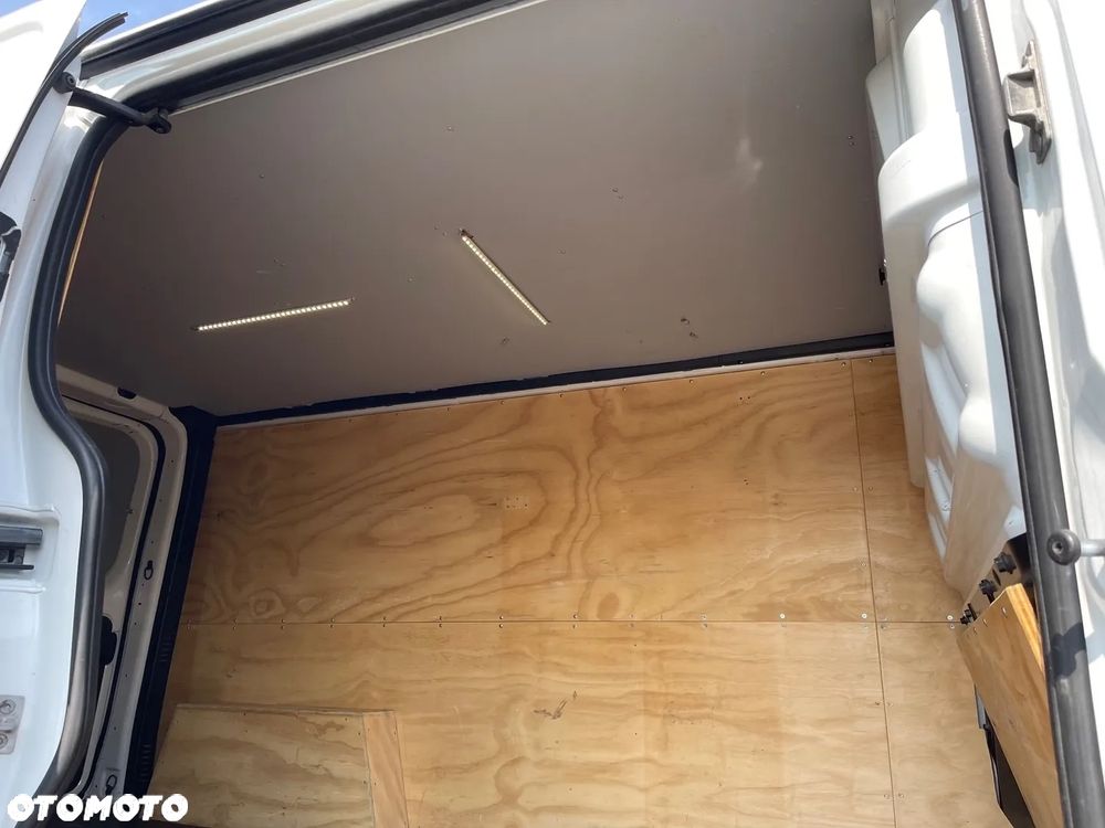 Opel Vivaro - 23