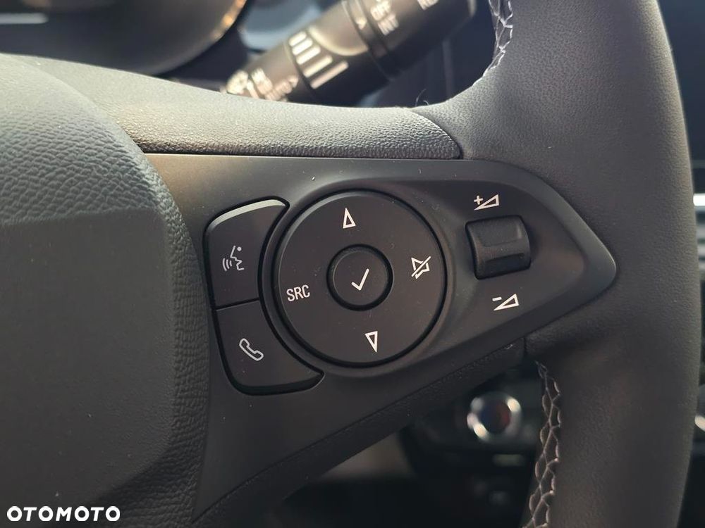 Opel Corsa 1.2 GS S&S - 12