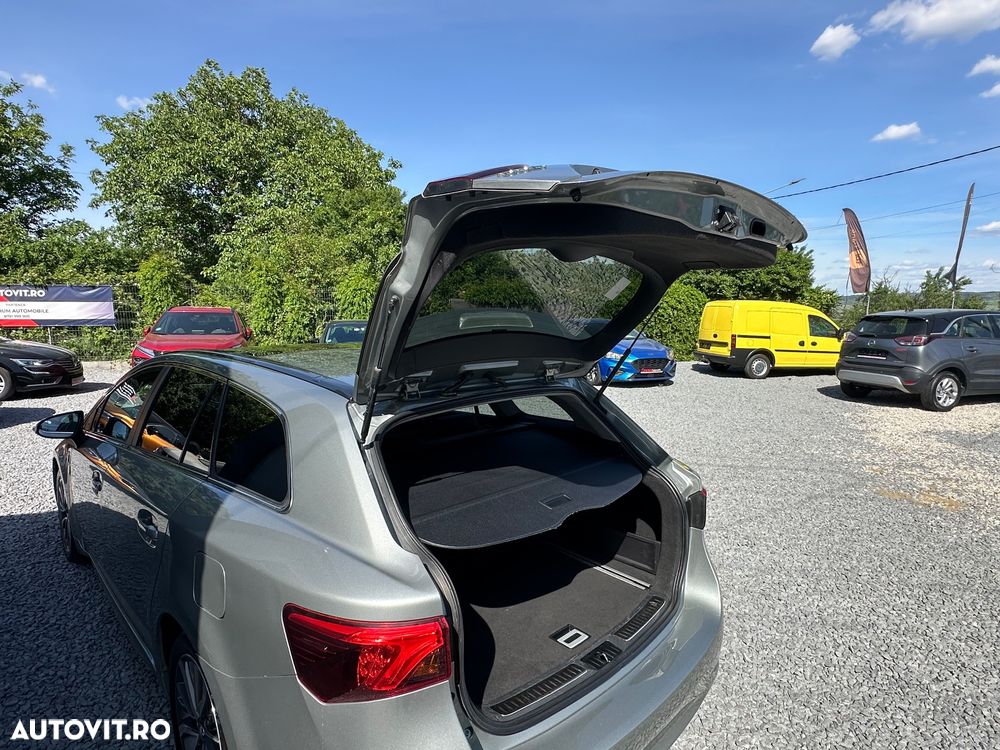 Toyota Avensis 2.0 D-4D Executive - 10
