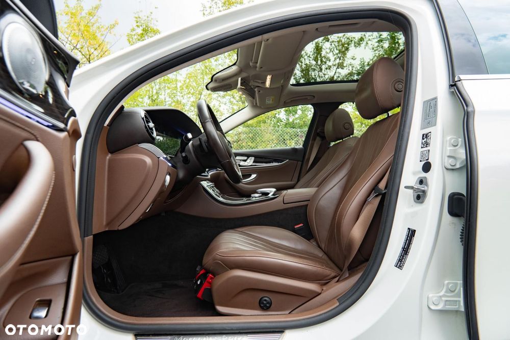 Mercedes-Benz Klasa E 220 d 9G-TRONIC Exclusive - 14