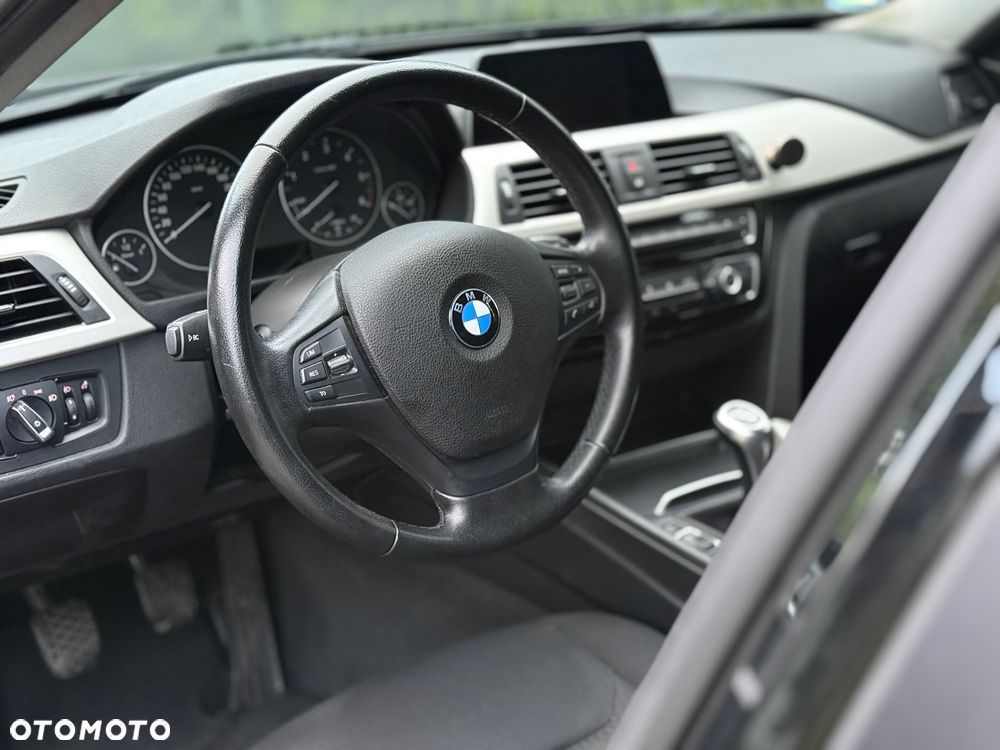 BMW Seria 3 316d EU6 - 26