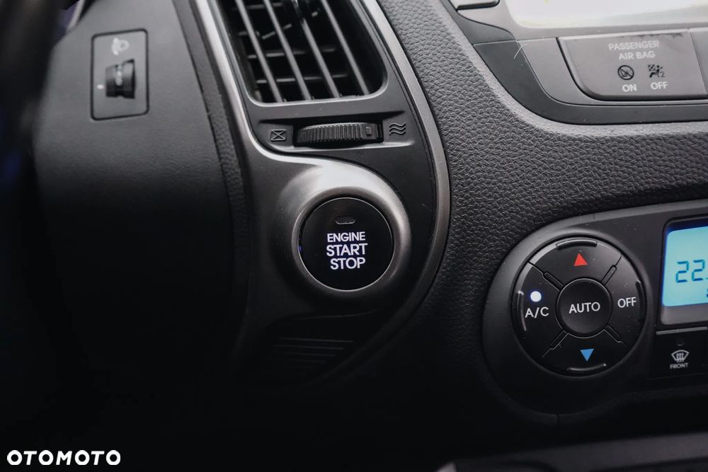 Hyundai ix35 1.7 CRDi 2WD blue Finale Gold - 26