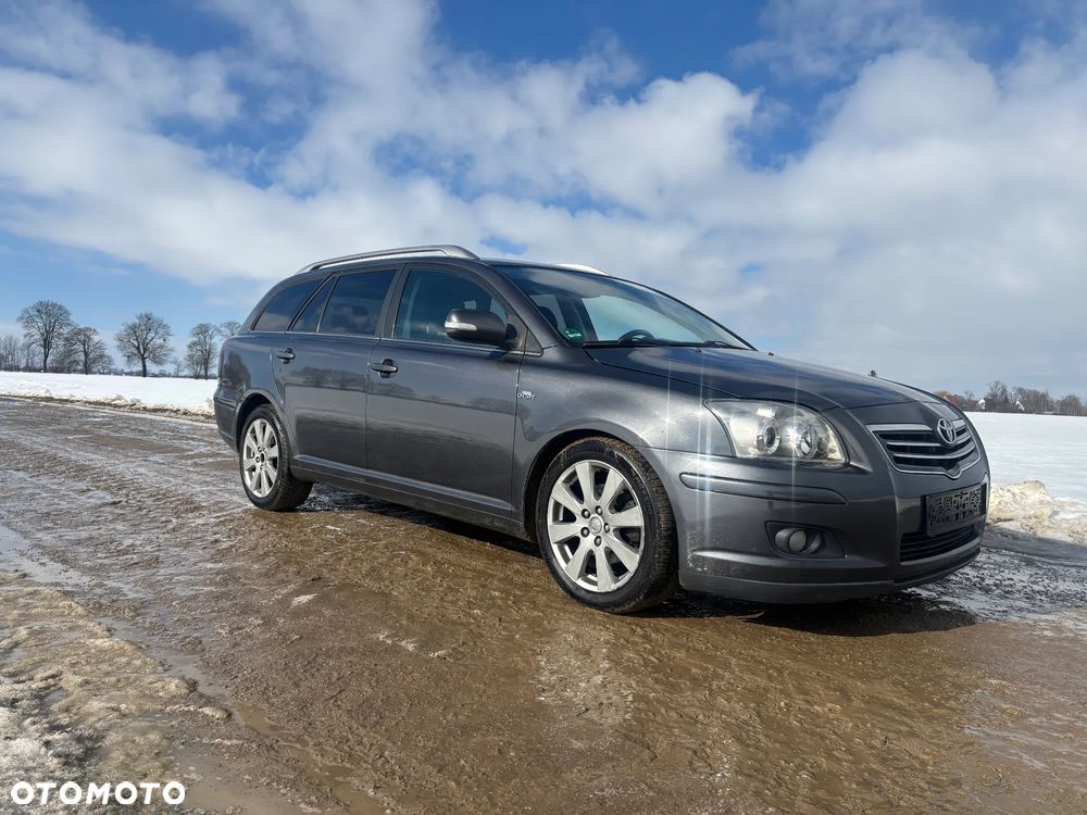 Toyota Avensis - 5