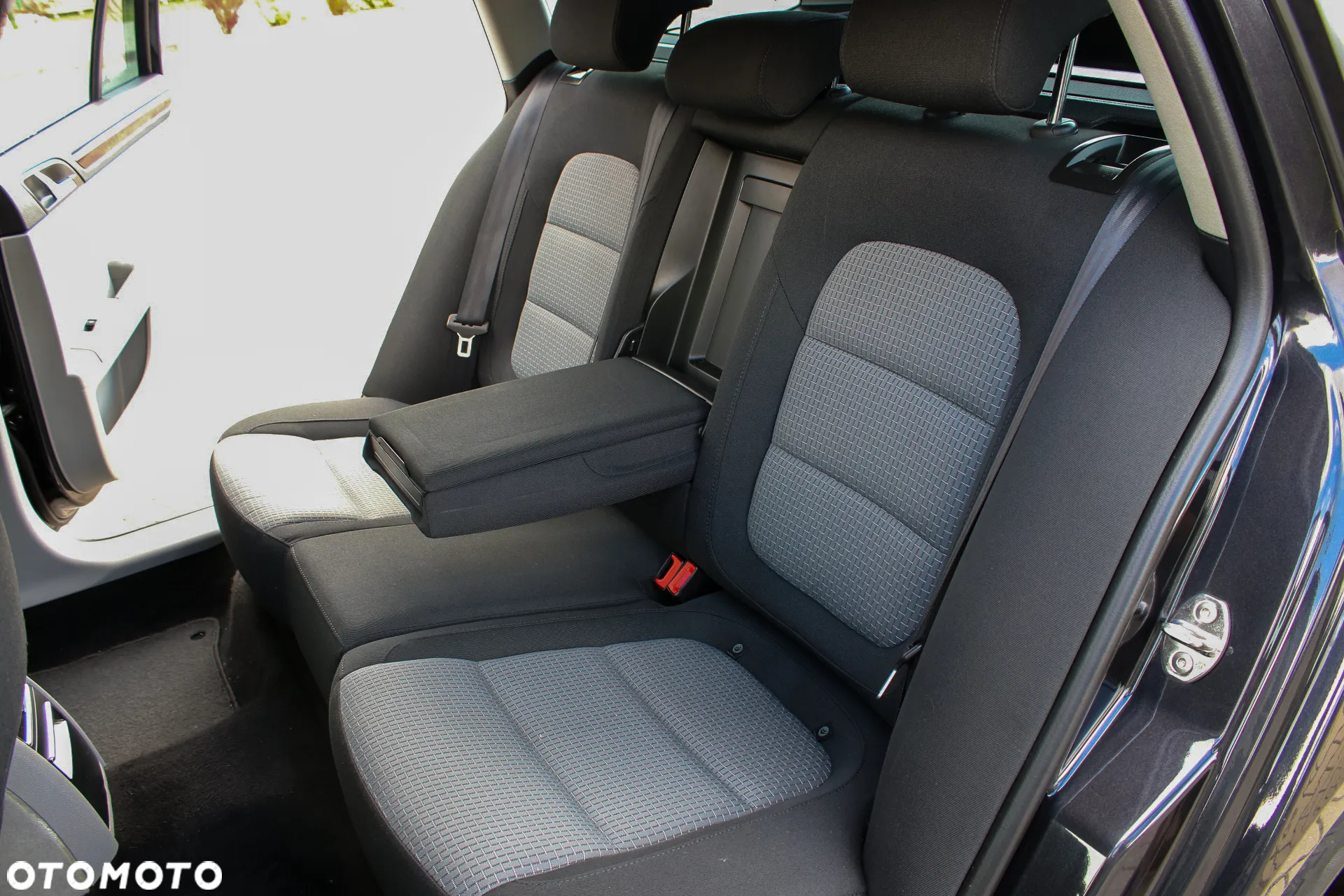 Skoda Superb 2.0 TDI DSG Exclusive - 30