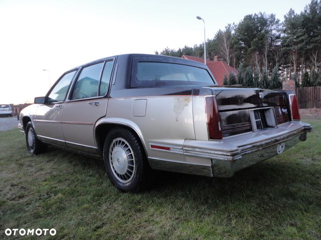 Cadillac Deville - 4