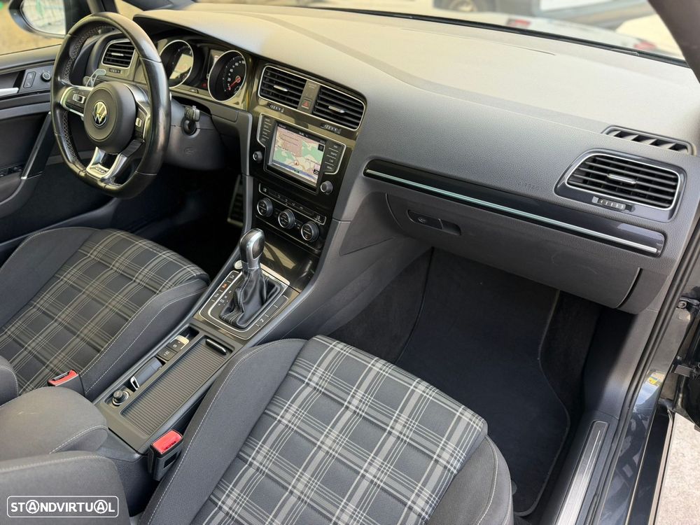 VW Golf 2.0 TDI GTD DSG - 46
