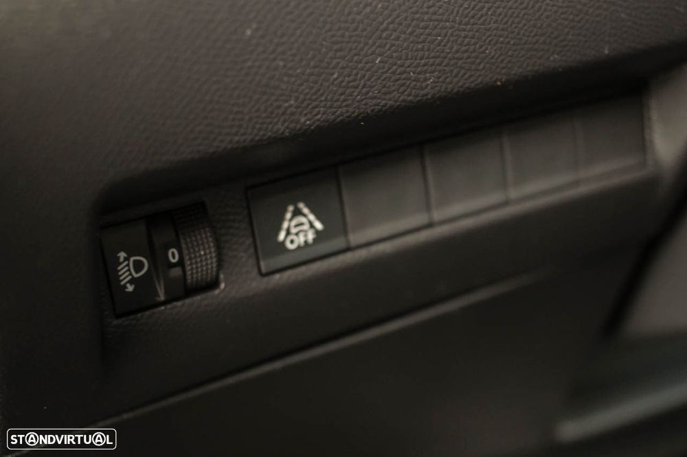 Peugeot e-208 50 kWh Active Pack - 11