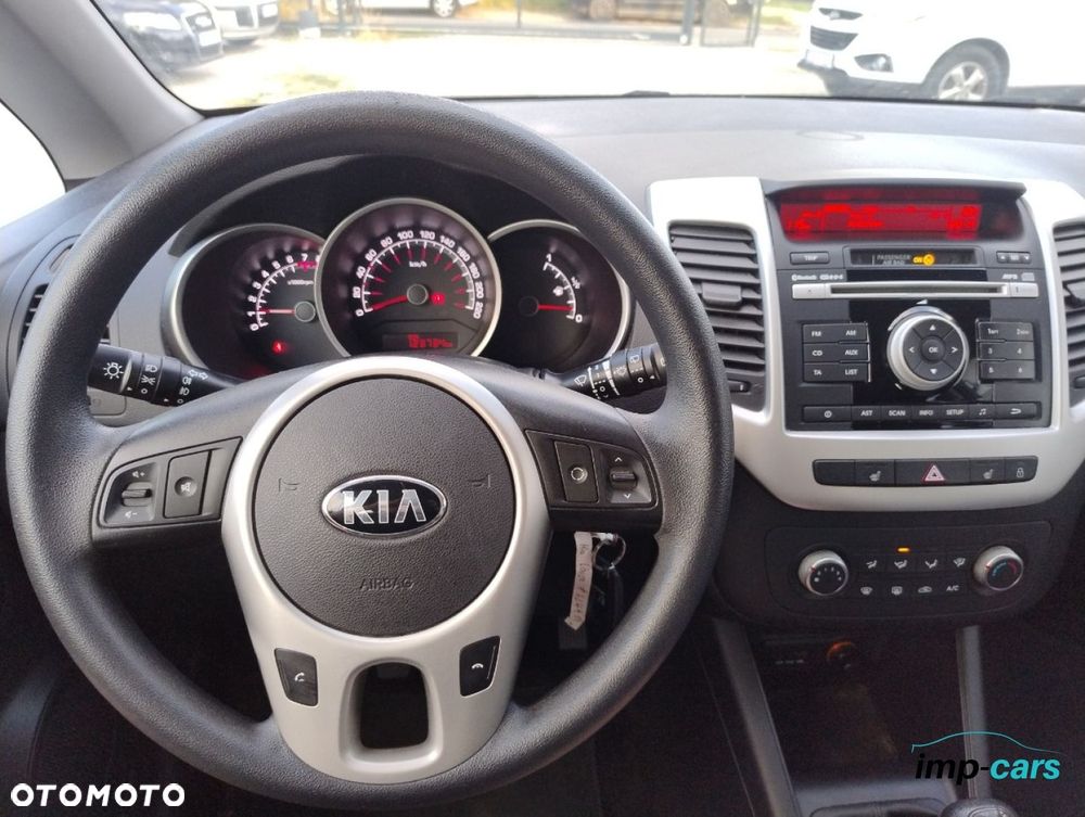 Kia Venga - 8