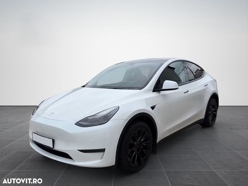 Tesla Model Y - 2