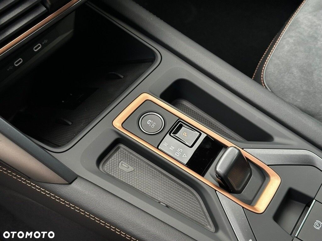 Cupra Leon 1.5 eTSI mHEV DSG - 24