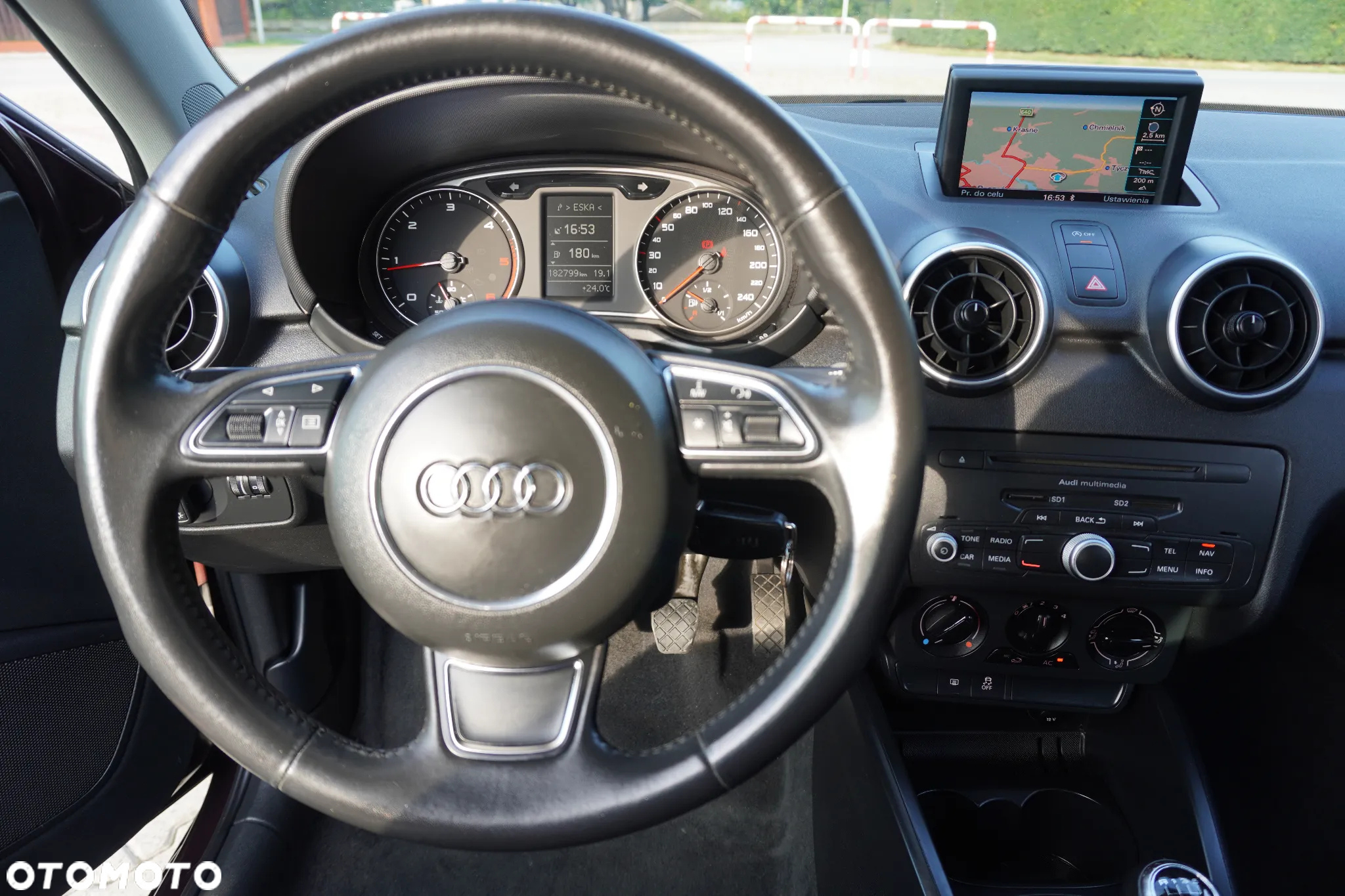 Audi A1 1.6 TDI Attraction - 8
