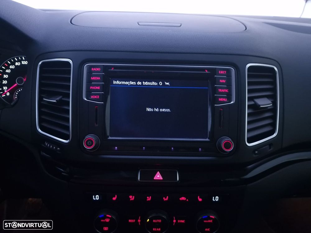 VW Sharan 2.0 TDI Blue Highline - 44