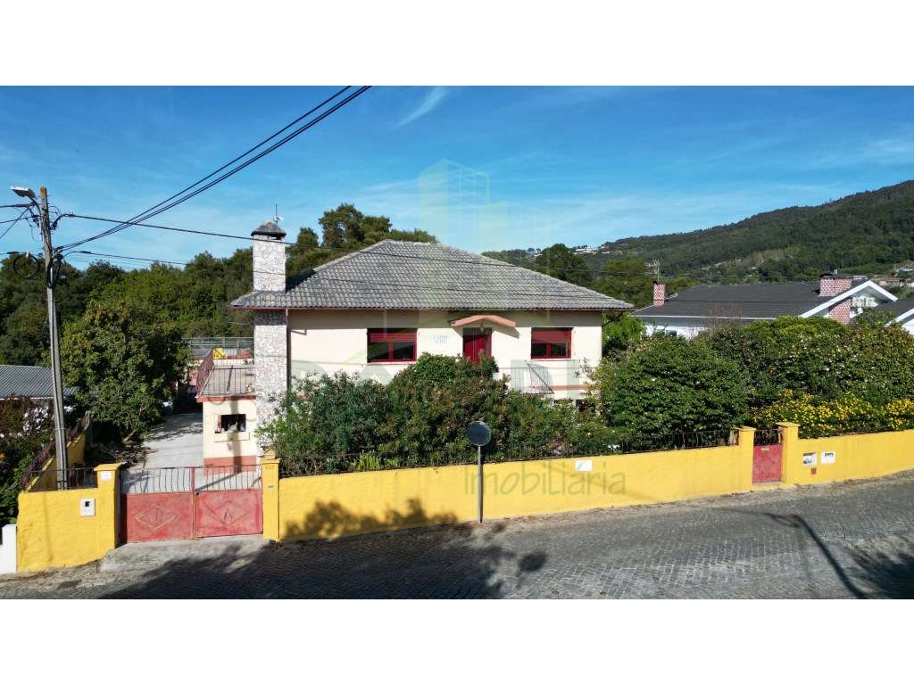 Moradia T3 + T3 em Moledo - a dois minutos da Praia - Grande imagem: 2/18