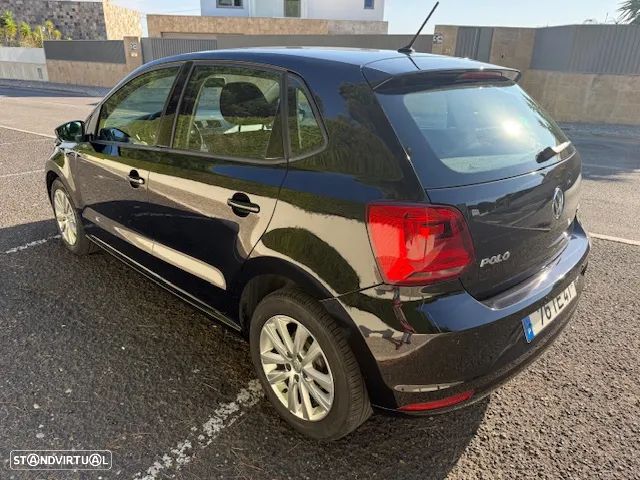 VW Polo 1.0 Confortline - 2