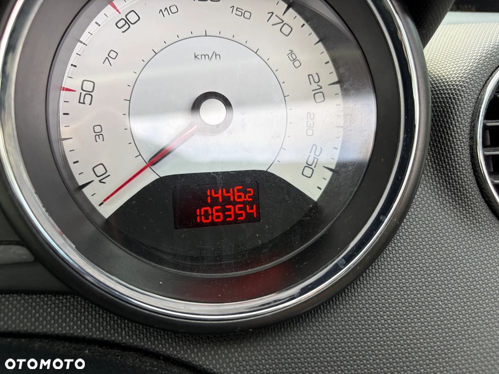 Peugeot 308 CC 155 THP Automatik Premium - 18