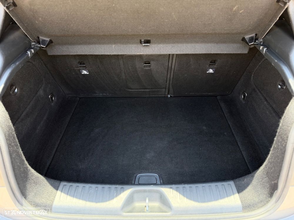 Mercedes-Benz A 180 d AMG Line - 17