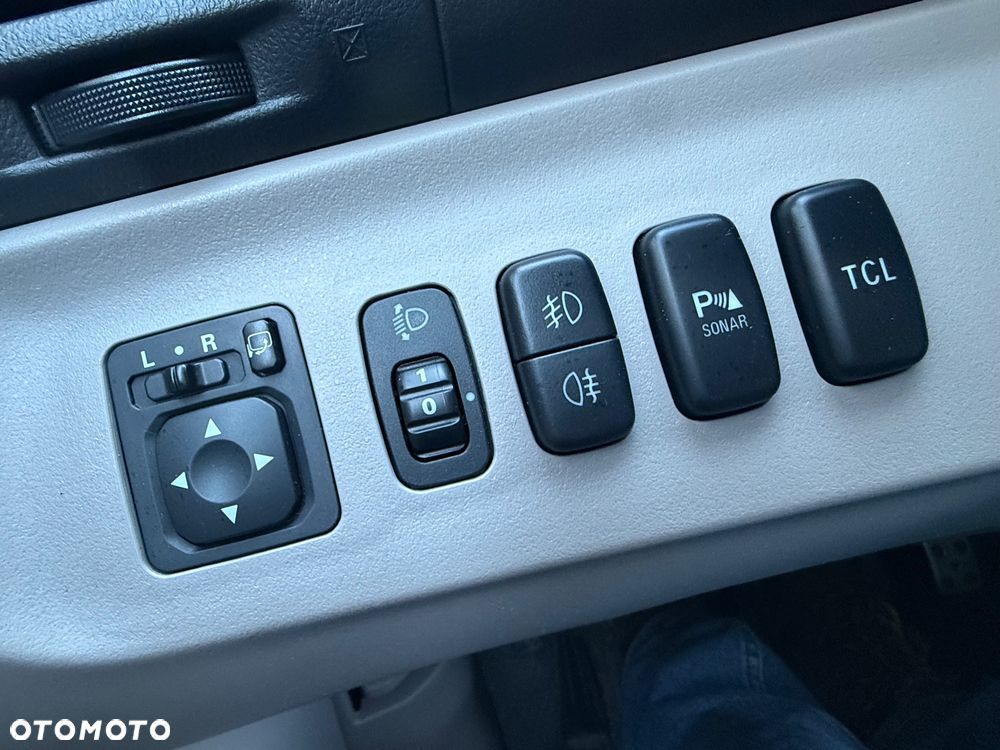 Mitsubishi Grandis - 37