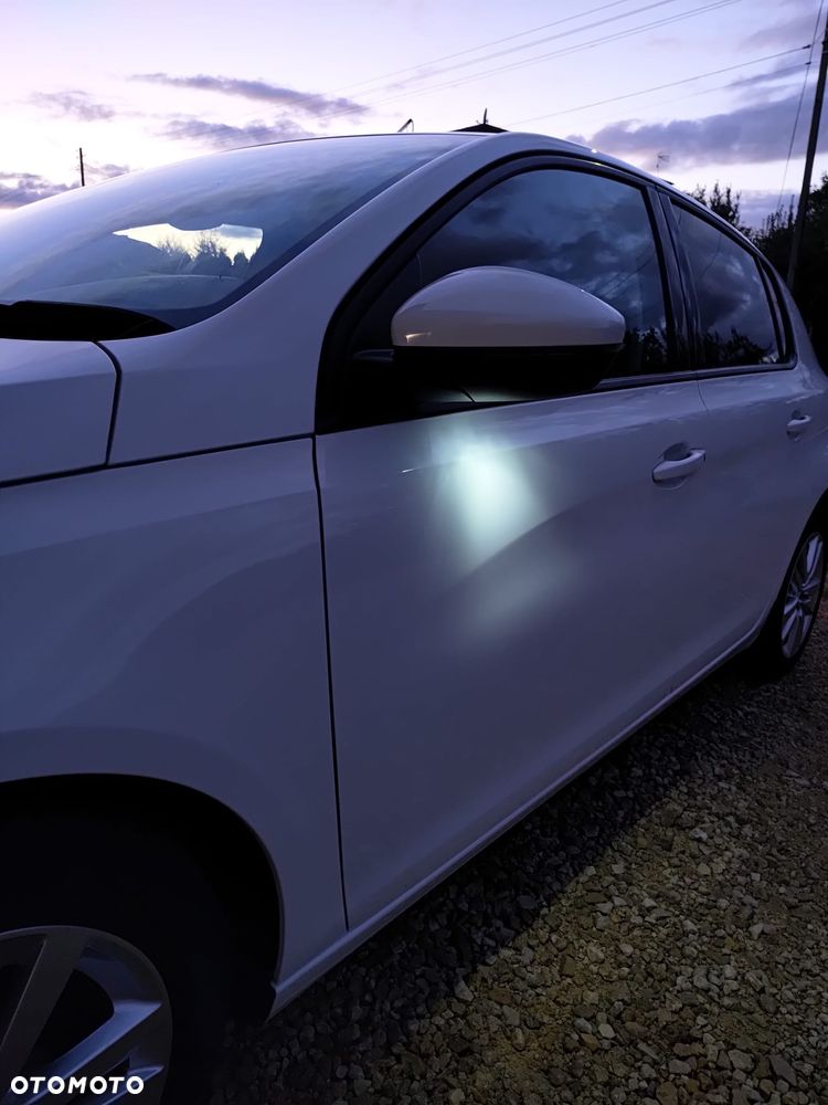 Peugeot 308 1.5 BlueHDi Allure S&S EAT8 - 37