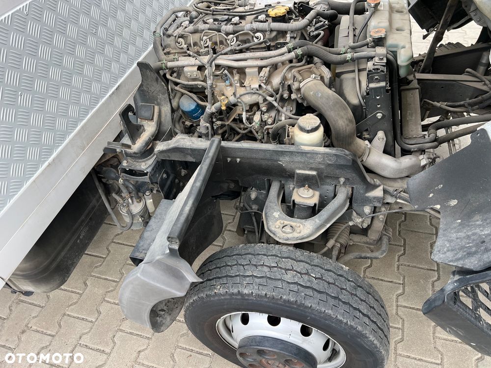 Nissan NT 400 CABSTAR - 23