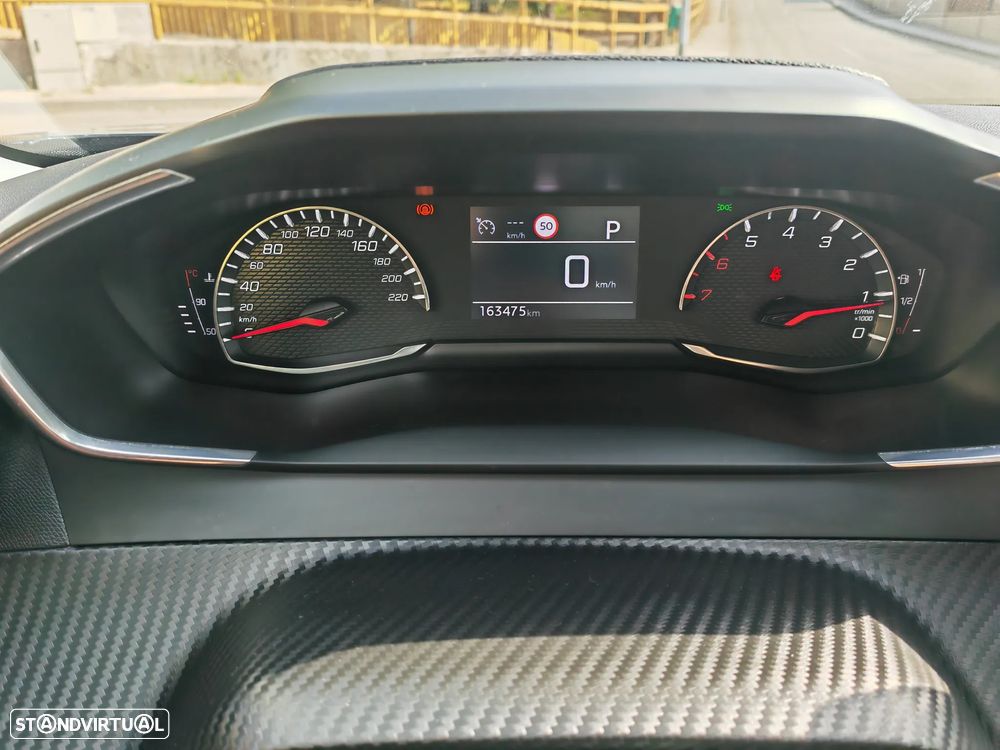 Peugeot 2008 1.5 BlueHDi Allure Pack EAT8 - 8