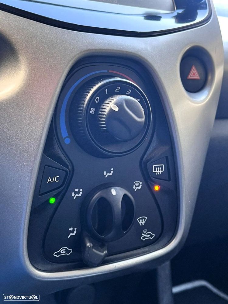 Toyota Aygo 1.0 X-Play+AC+X-Touch - 29