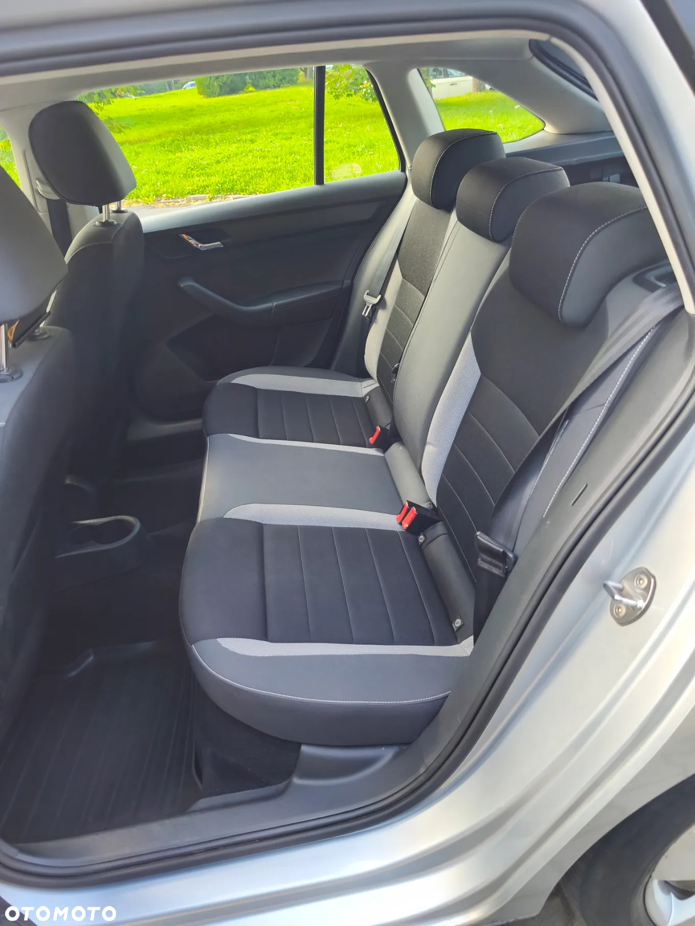 Skoda RAPID Spb 1.6 TDI DPF Ambition - 12