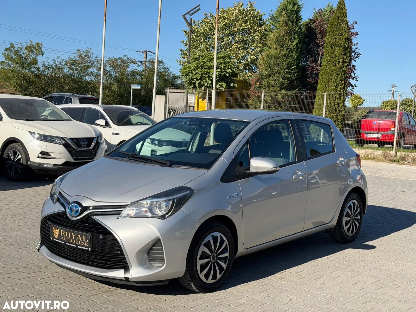 Toyota Yaris 1.5 VVT-i HSD Sol - 1