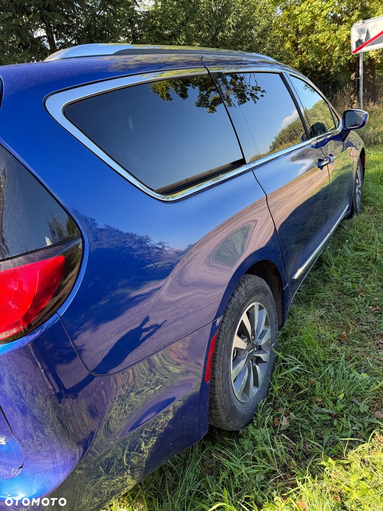 Chrysler Pacifica - 5