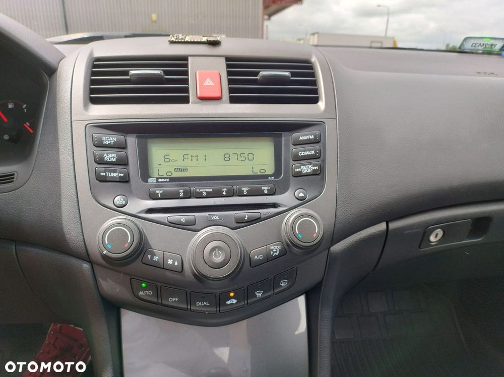 Honda Accord 2.0 Comfort - 16