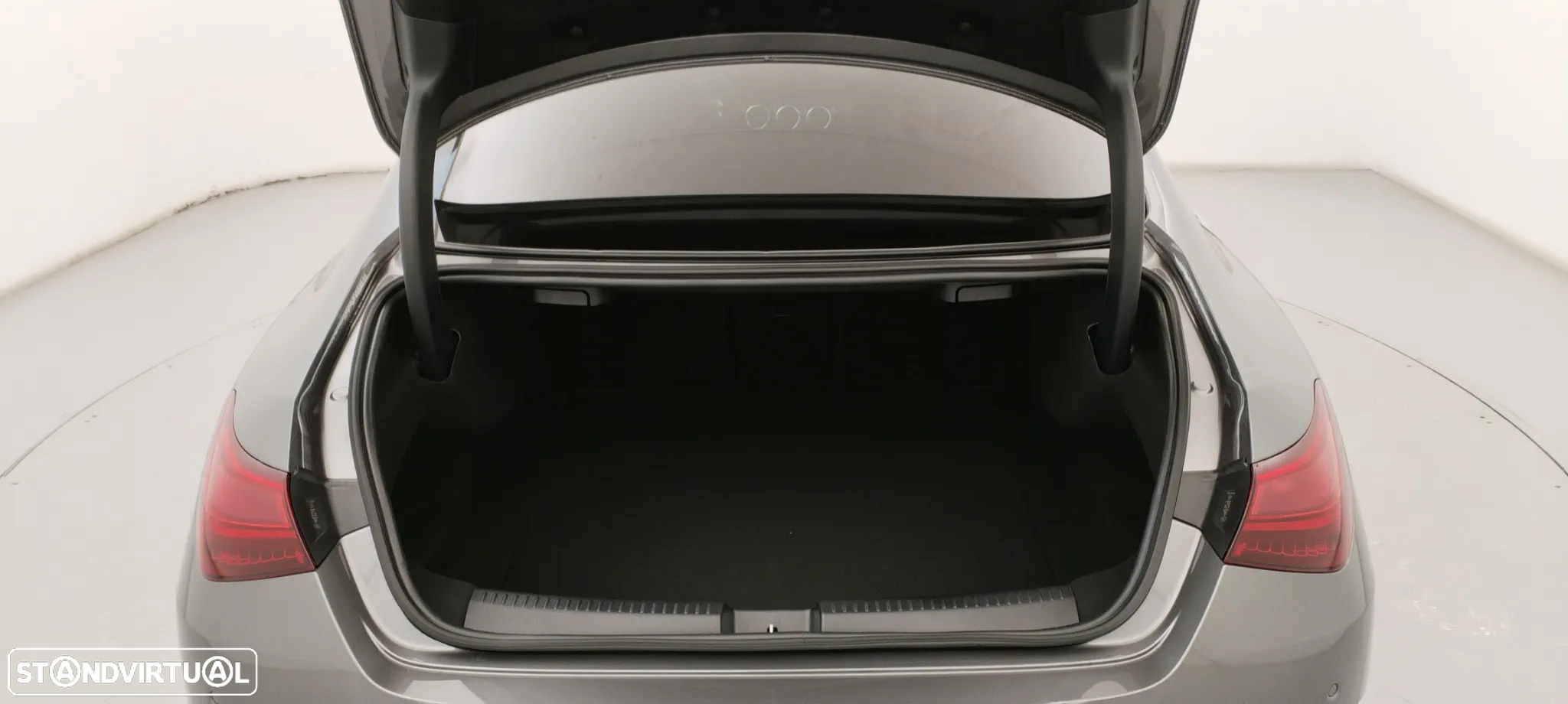 Mercedes-Benz CLA 200 d - 28