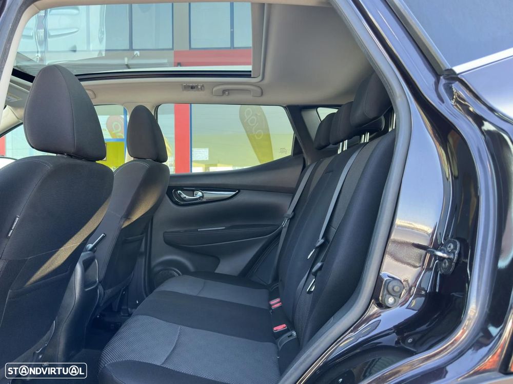 Nissan Qashqai 1.5 dCi N-Connecta - 19