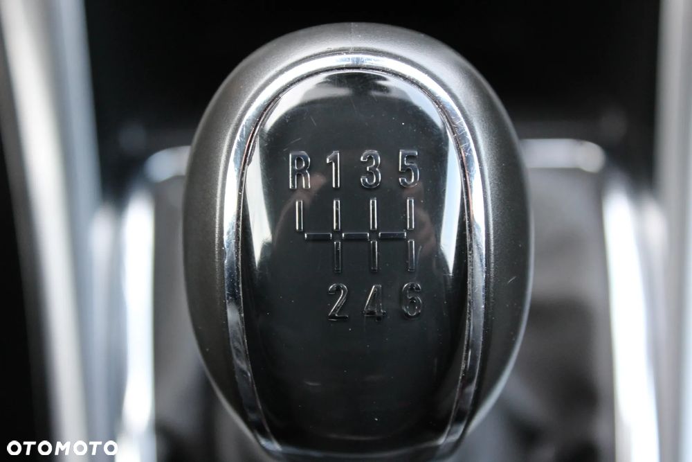 Opel Astra 1.4 T Cosmo S&S - 24